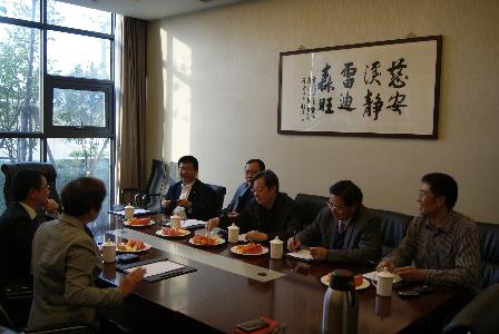 公司领导与上海婵之云服饰有限公司领导洽谈冠名商学院事宜